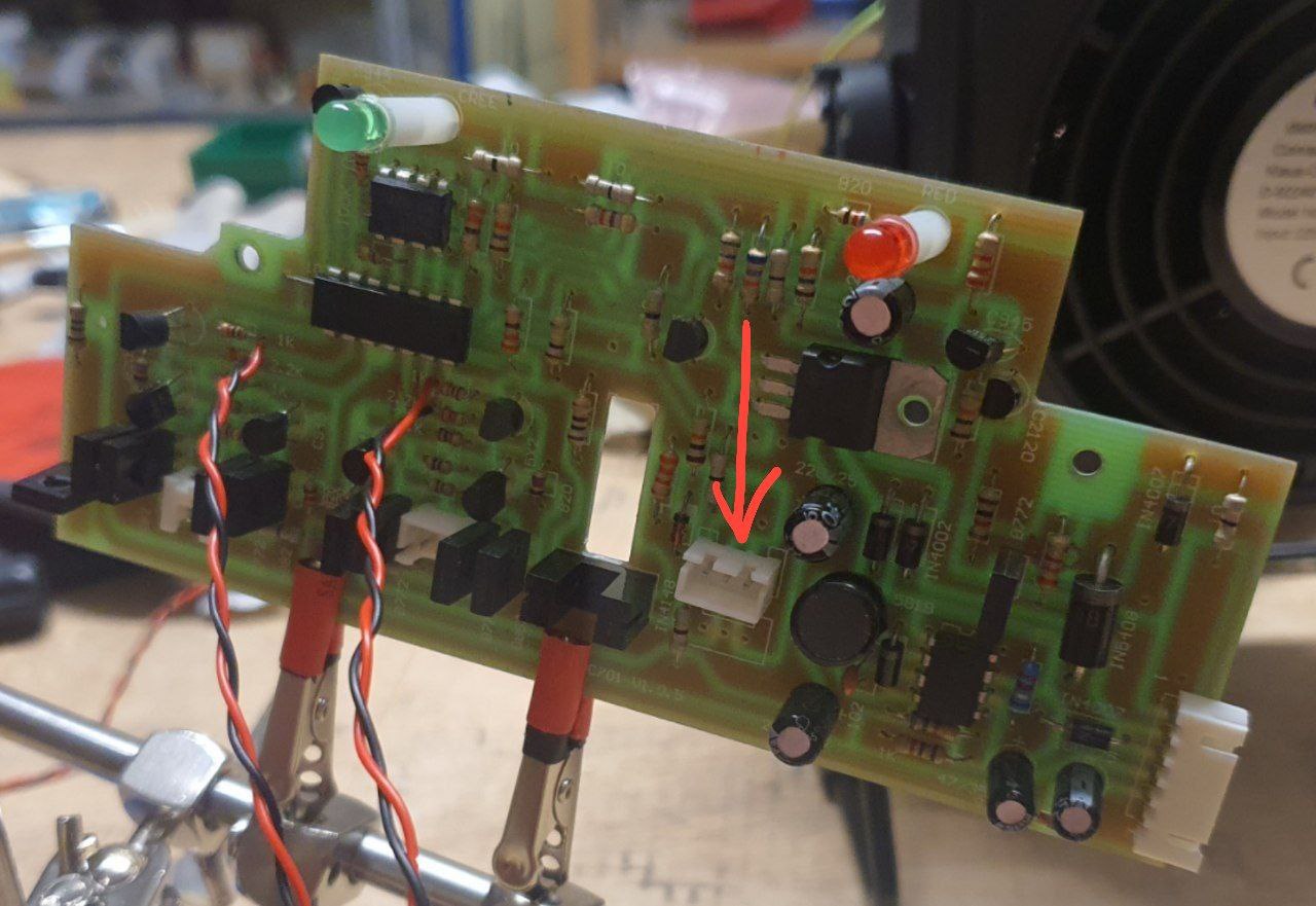 Power extraction points on the main pcb