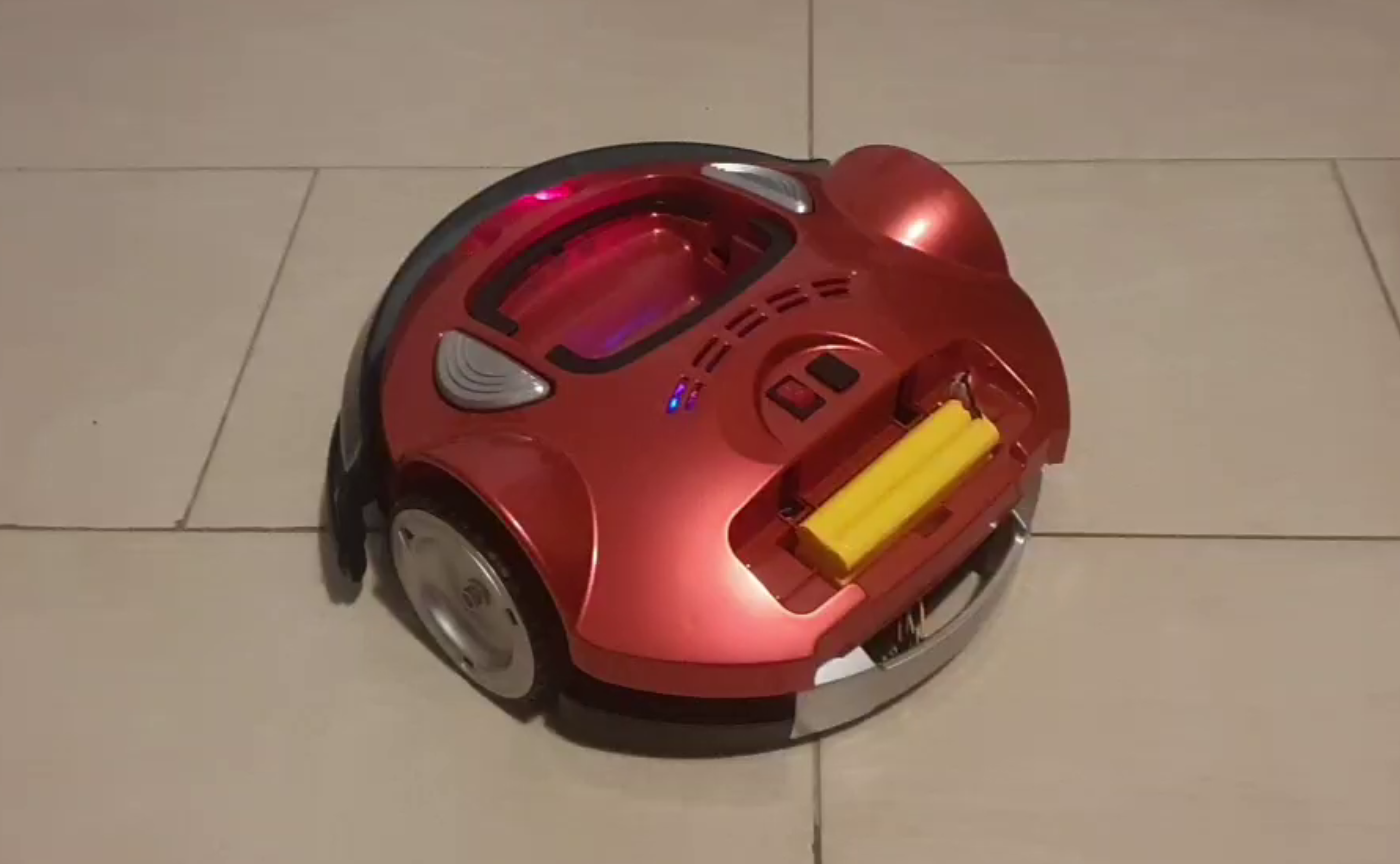 The Topan TP-AVC701 Cleaning Robot